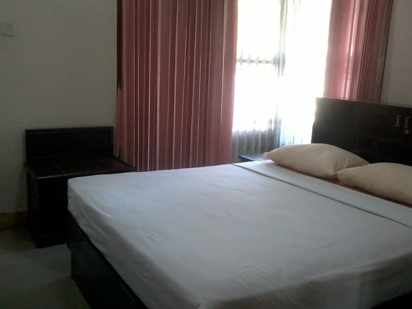 RedDoorz Plus near Brawijaya Museum Malang Buitenkant foto