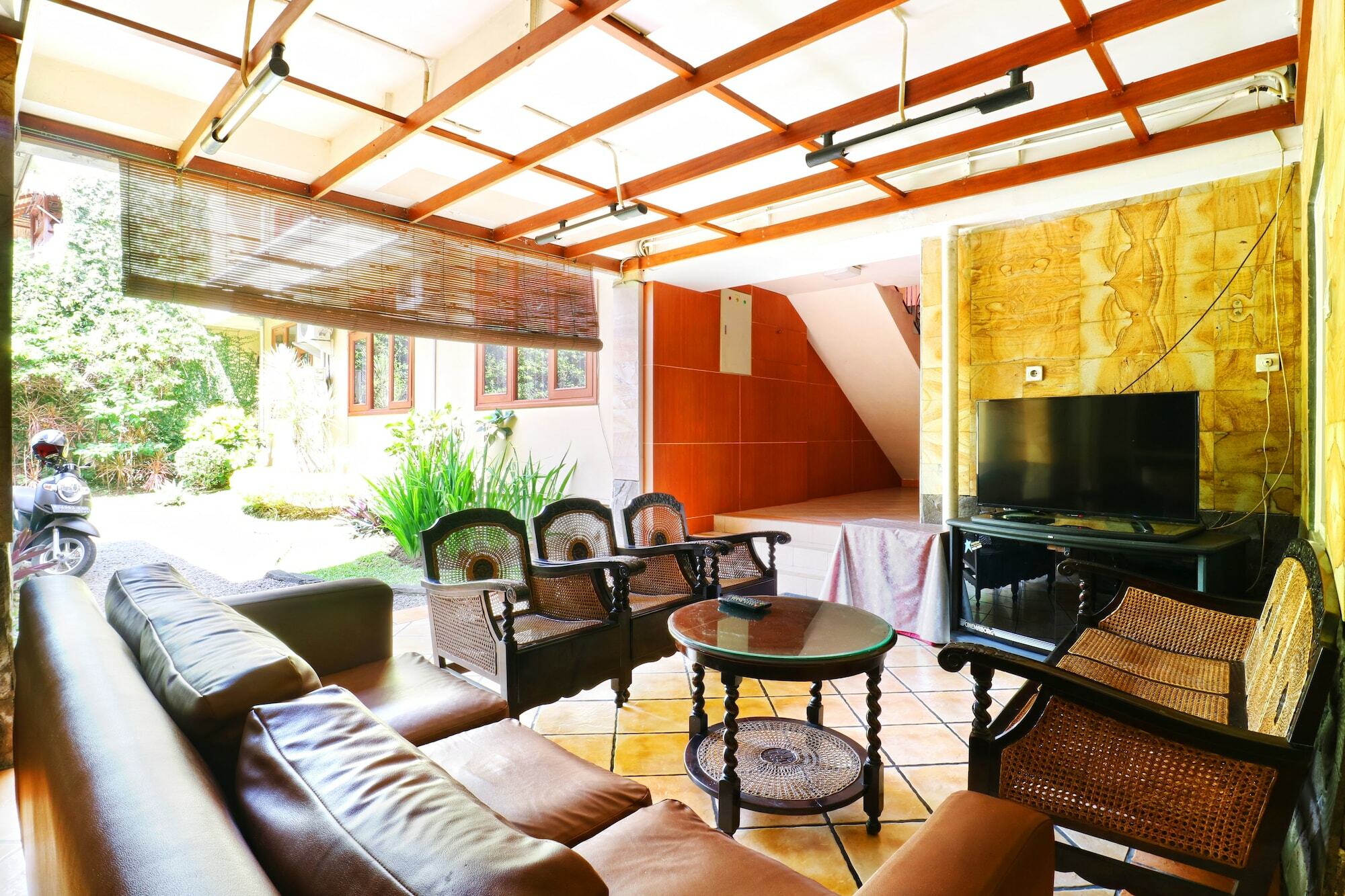 RedDoorz Plus near Brawijaya Museum Malang Buitenkant foto