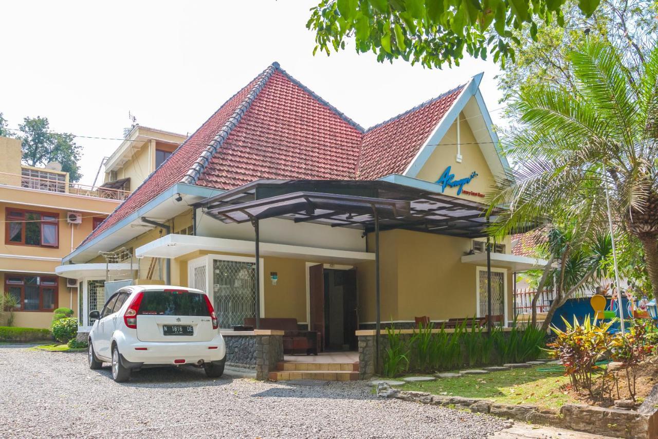 RedDoorz Plus near Brawijaya Museum Malang Buitenkant foto