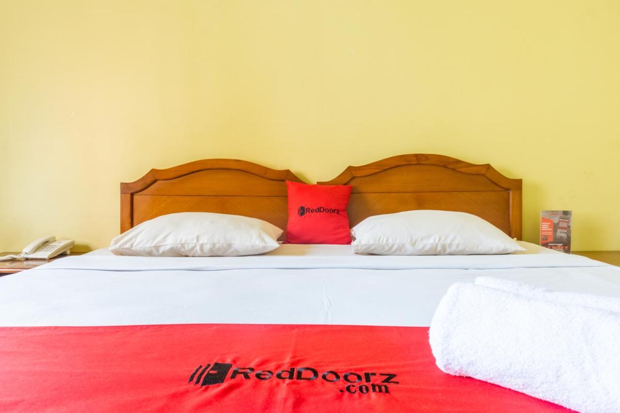 RedDoorz Plus near Brawijaya Museum Malang Buitenkant foto